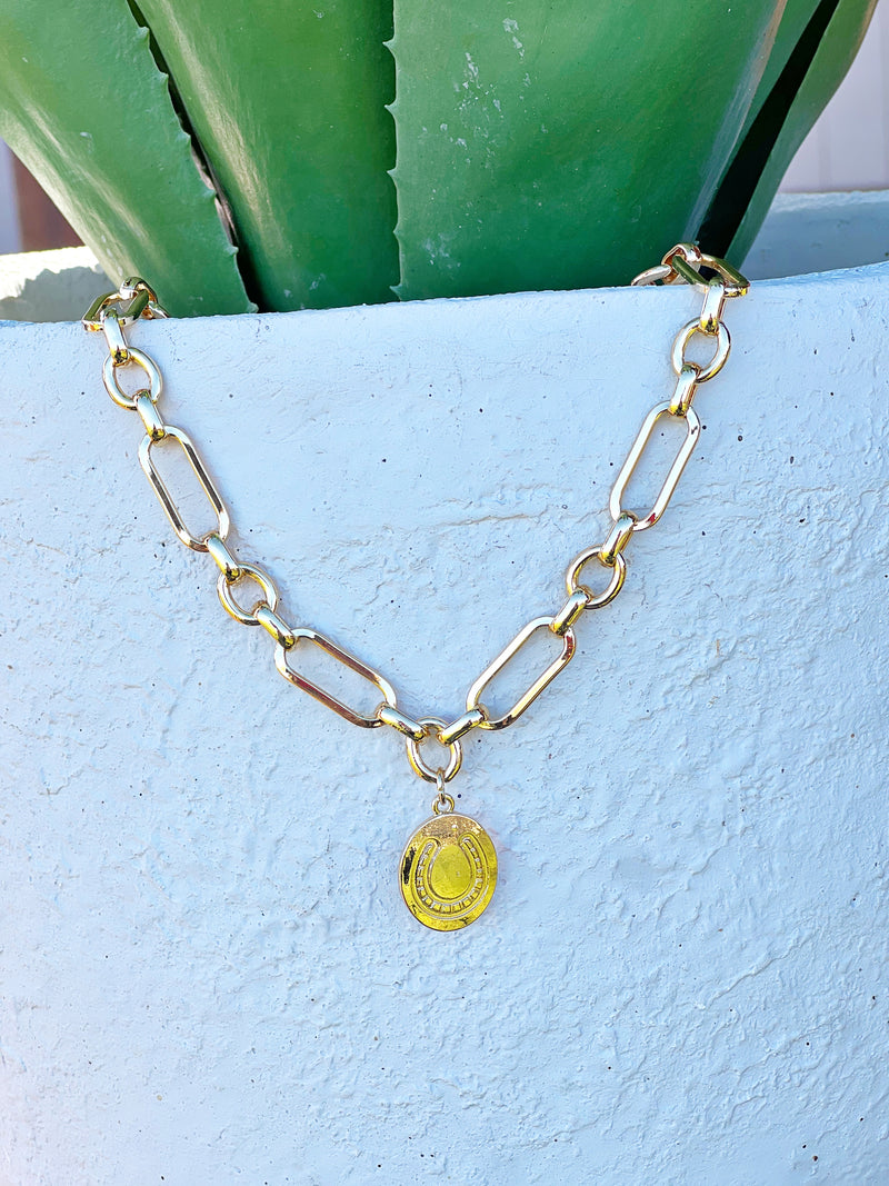 18" 18K Gold Plated Chain Necklace with Horseshoe Pendant