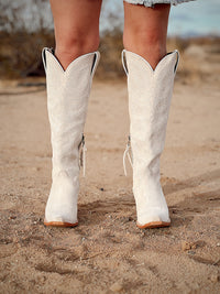 The Laramie Stretch Fit Boot in Ivory