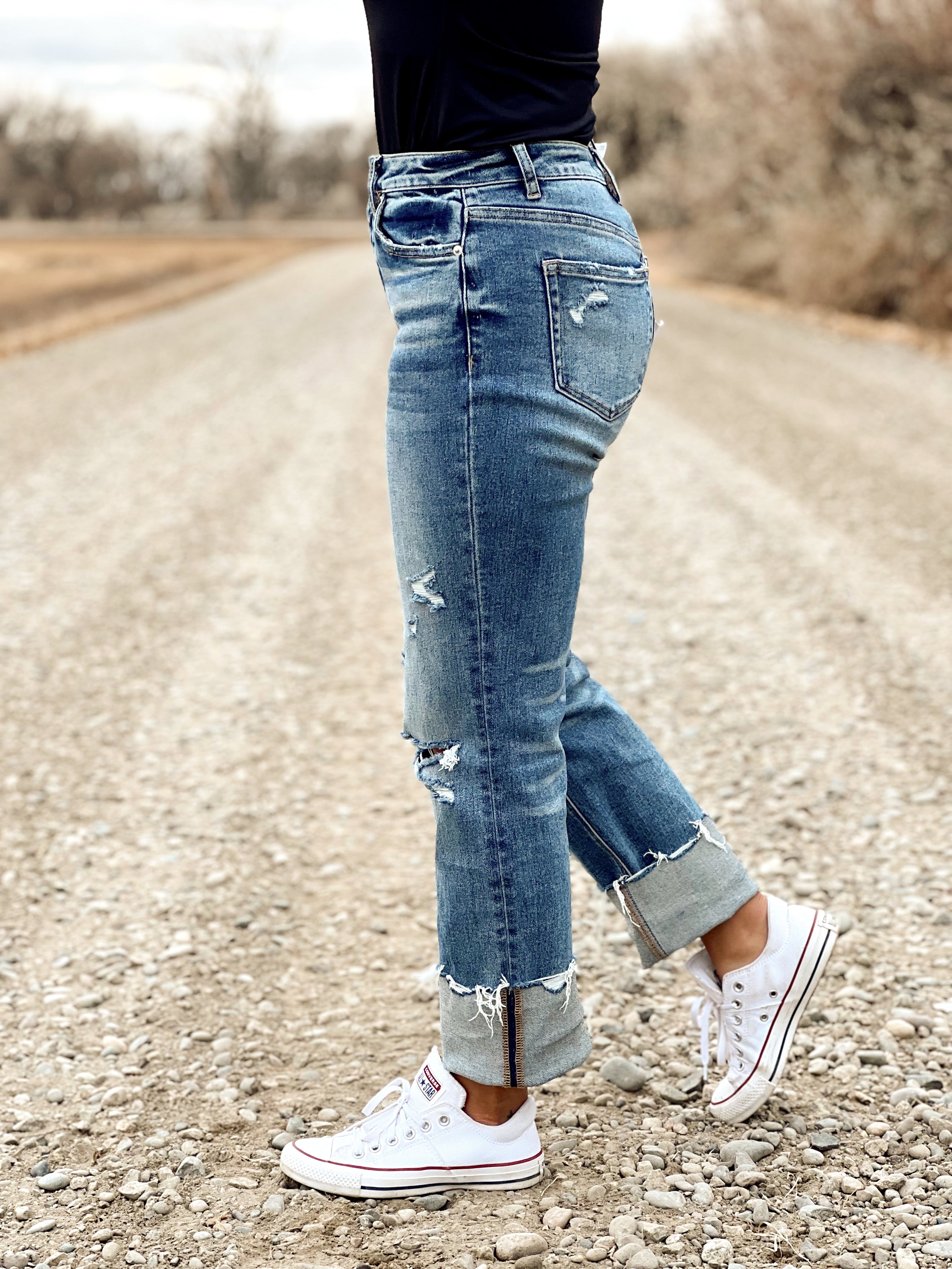 Boyfriend Jeans Converse With Cuffed Jeans Converse Jeans Outfits