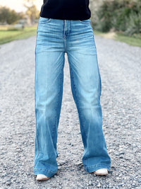 The Ultra High Rise Wide Leg Lawton Jean