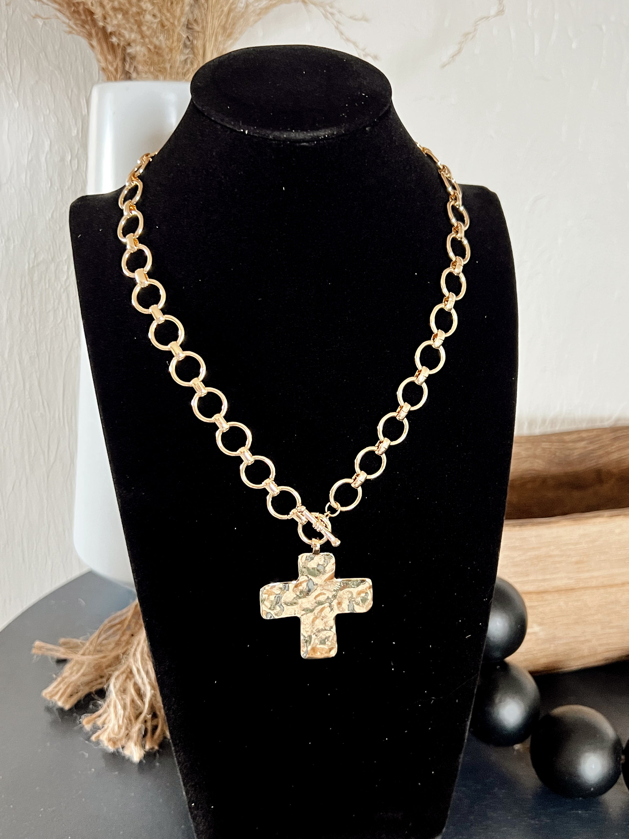Hammered Metal Cross Circle Link Necklace