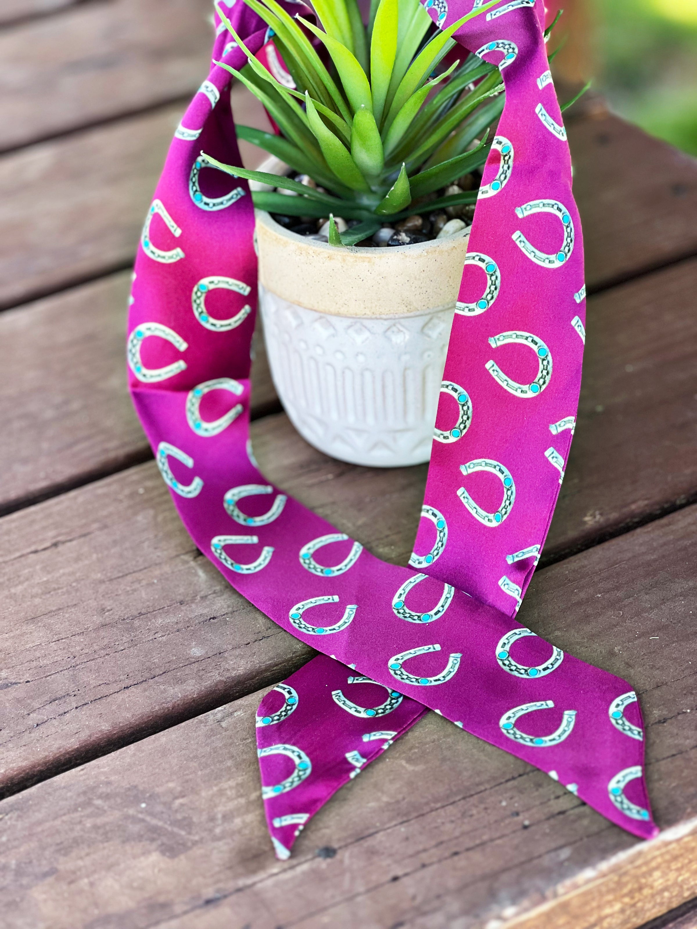 Horse Shoes Twilly Scarf Rag