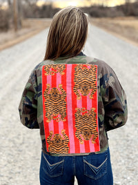 Camo jacket with Tiger Print contrast