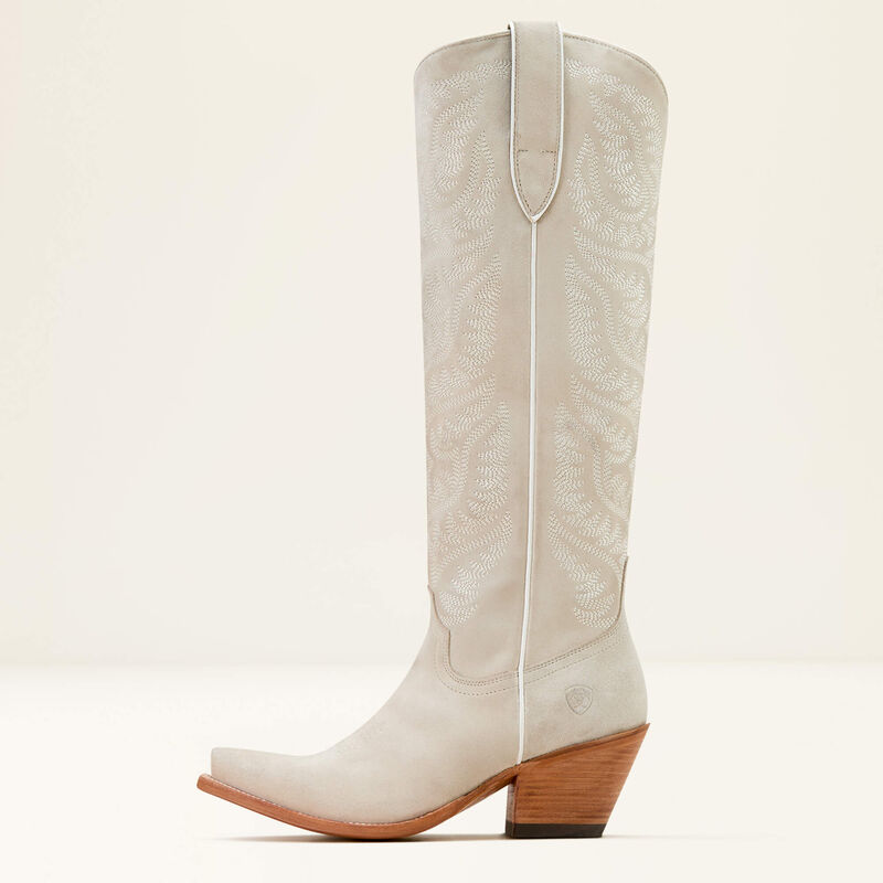 The Laramie Stretch Fit Boot in Ivory