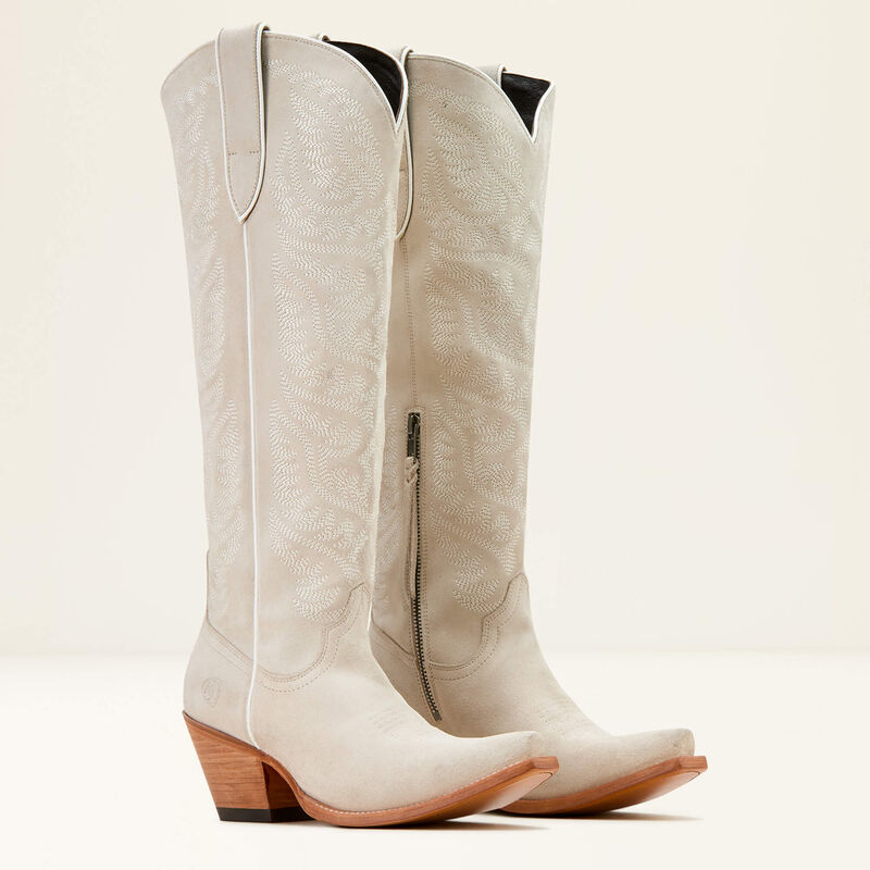 The Laramie Stretch Fit Boot in Ivory